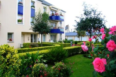 Balcon fleuri à Vendôme - Agrandir l'image 19024 sur 6, fenêtre modale