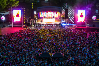 Lire la vidéo 1 sur 12, fenêtre modale